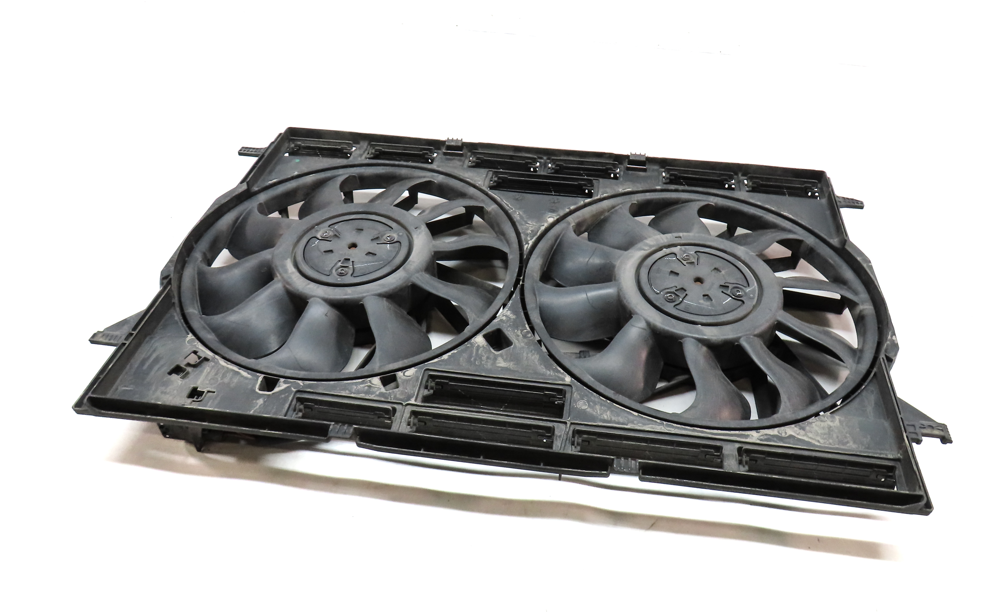 2018-2023 AUDI Q5 SQ5 (FY 80A) ENGINE RADIATOR COOLING FAN & SHROUD ASSEMBLY — exact item pictured